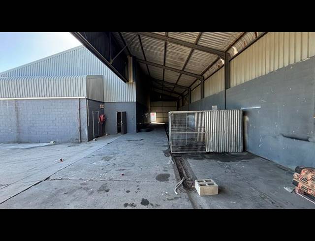 INDUSTRIAL PROPERTY TO RENT IN EPPING